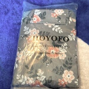 Lay & Go cosmetic bag! Grey floral design NWT